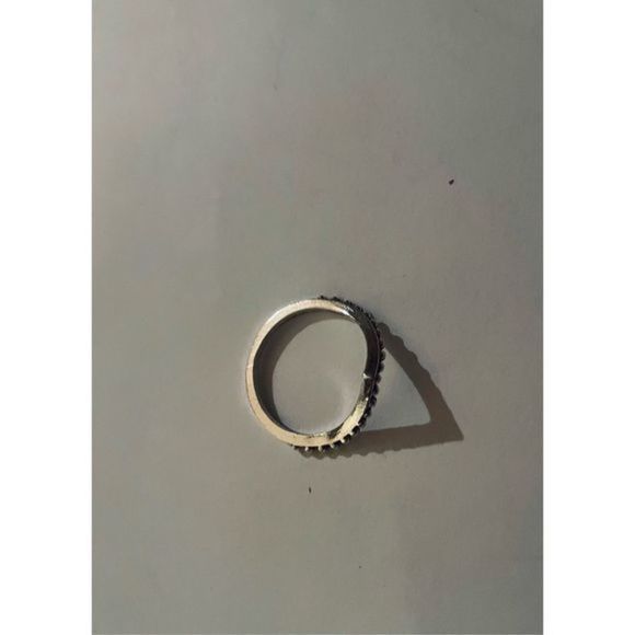 SILVER SPARKLE BOHO TWIST RING - Picture 3 of 6